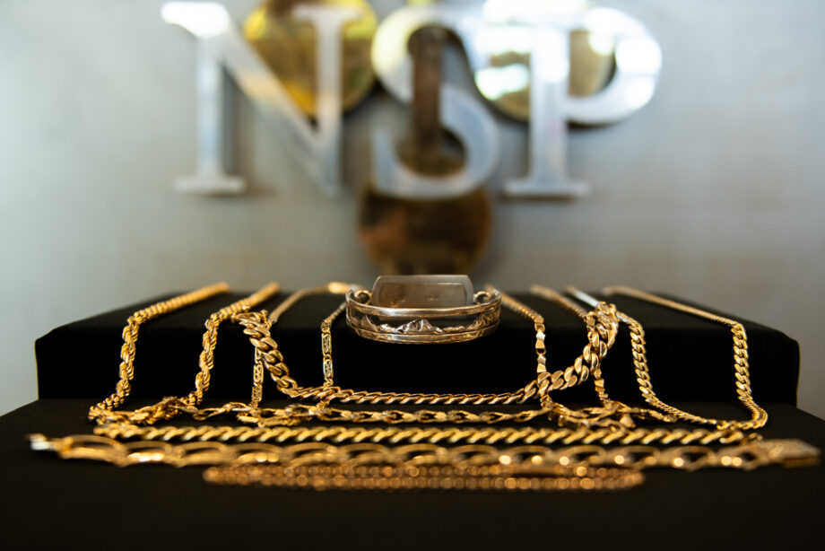 Gold Necklaces and Bracelets in all styles at Nicol Street Pawnbrokers every day.